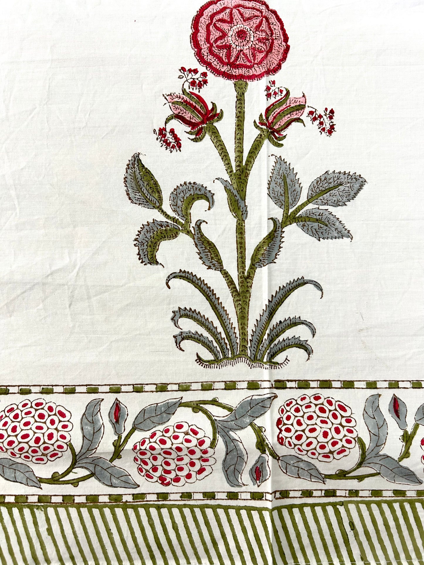 Aashvi Block Printed White Cotton Bedsheet(90x108)