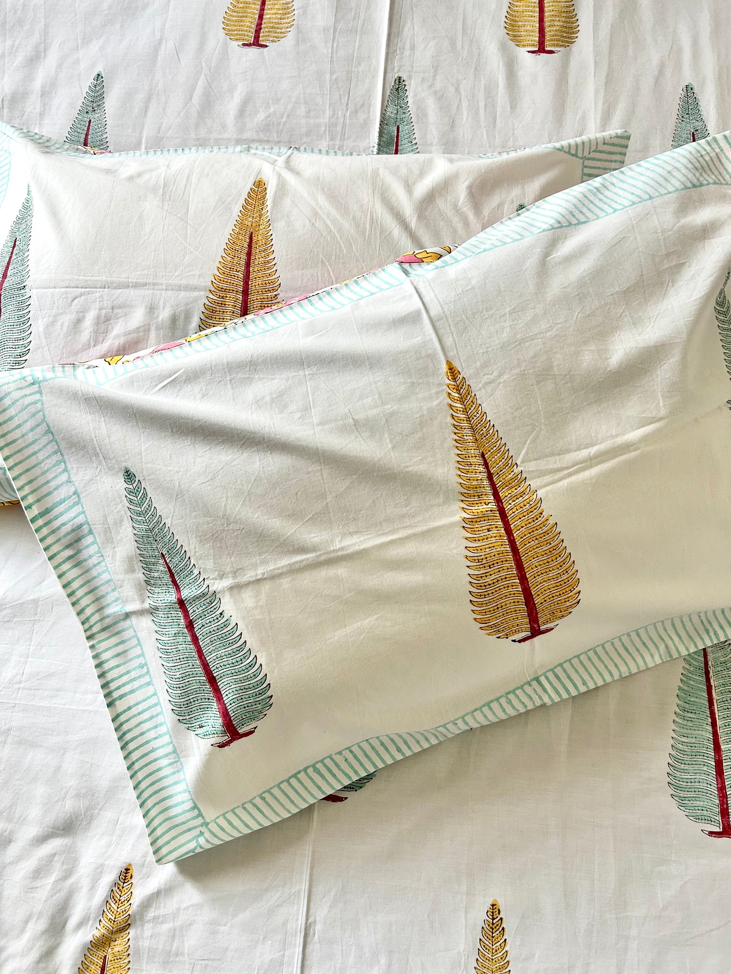 Ayra Block Printed White Cotton Bedsheet(108x108)