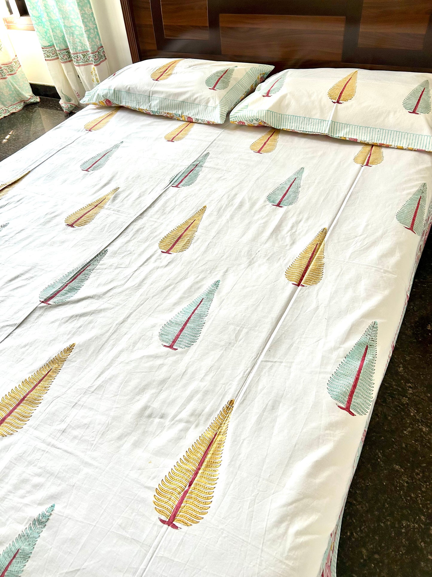Ayra Block Printed White Cotton Bedsheet(108x108)