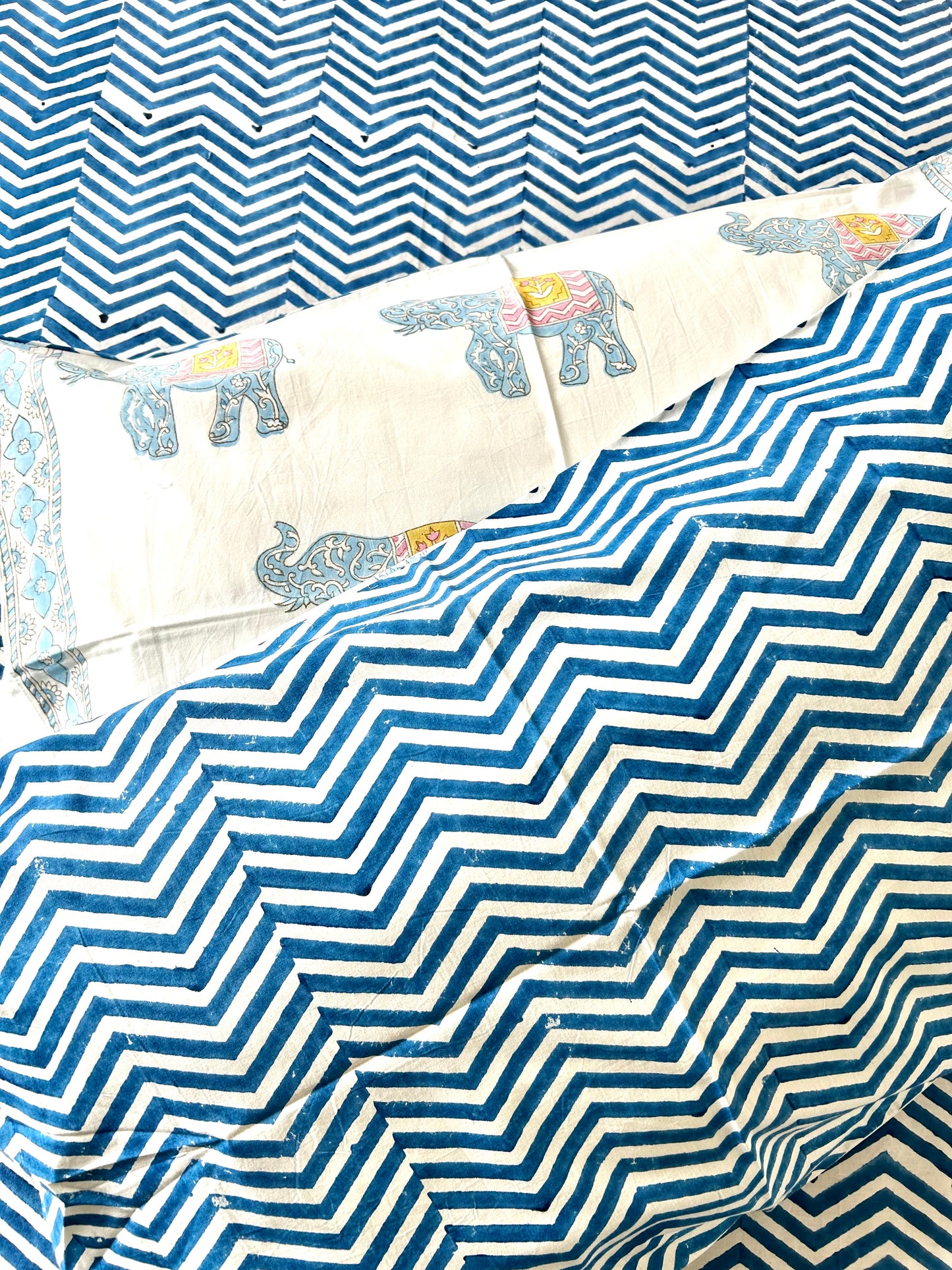 Anvi Block Printed Blue Cotton Bedsheet(90x108)