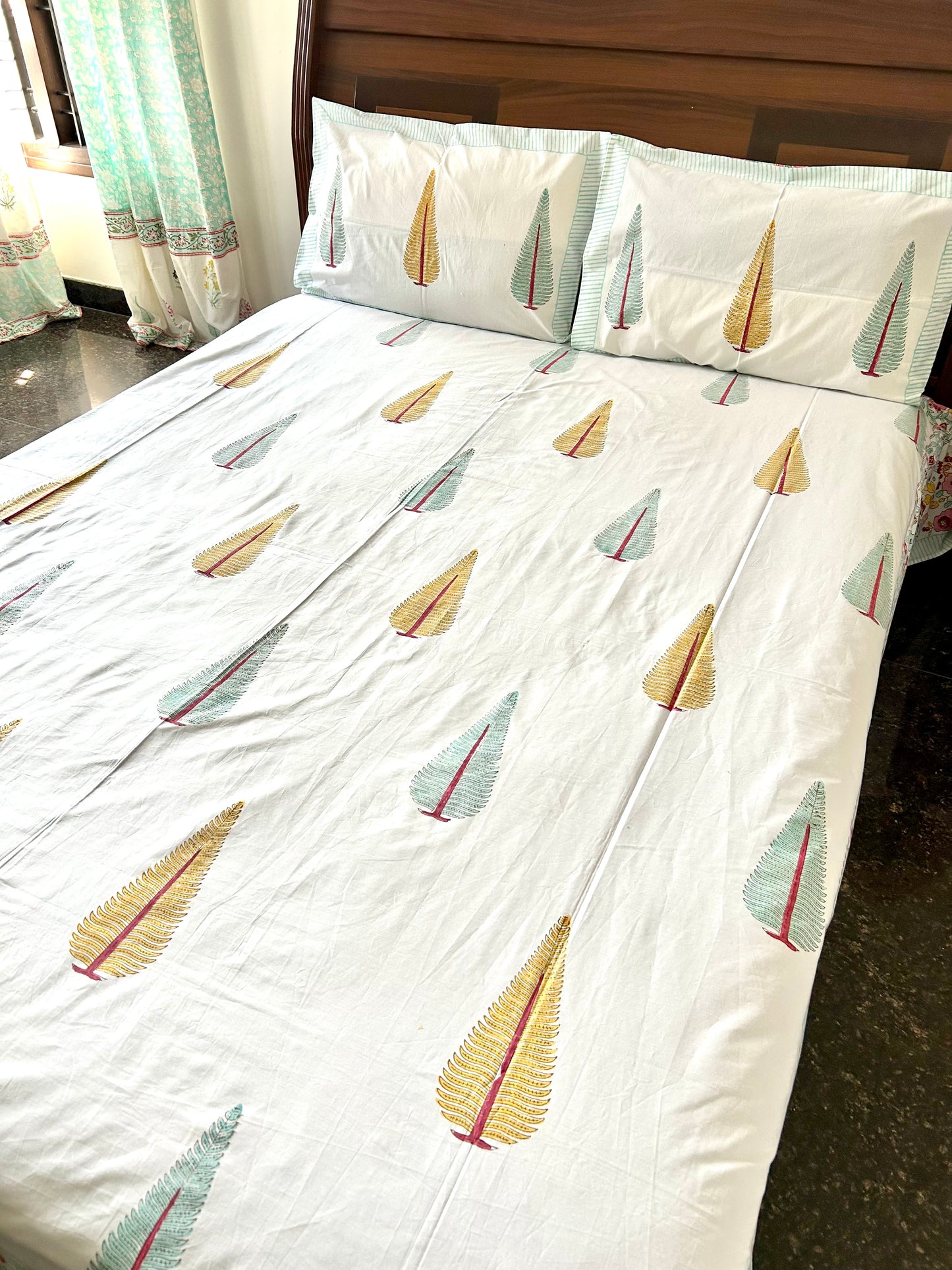 Ayra Block Printed White Cotton Bedsheet(108x108)