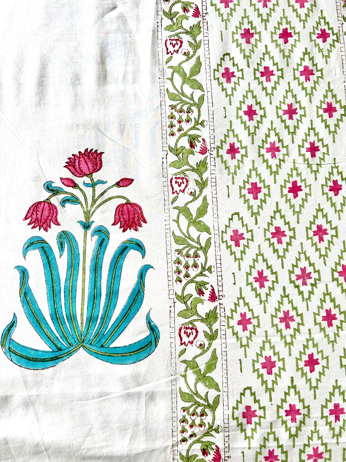 Ranya Block Printed White Cotton Bedsheet(108x108)