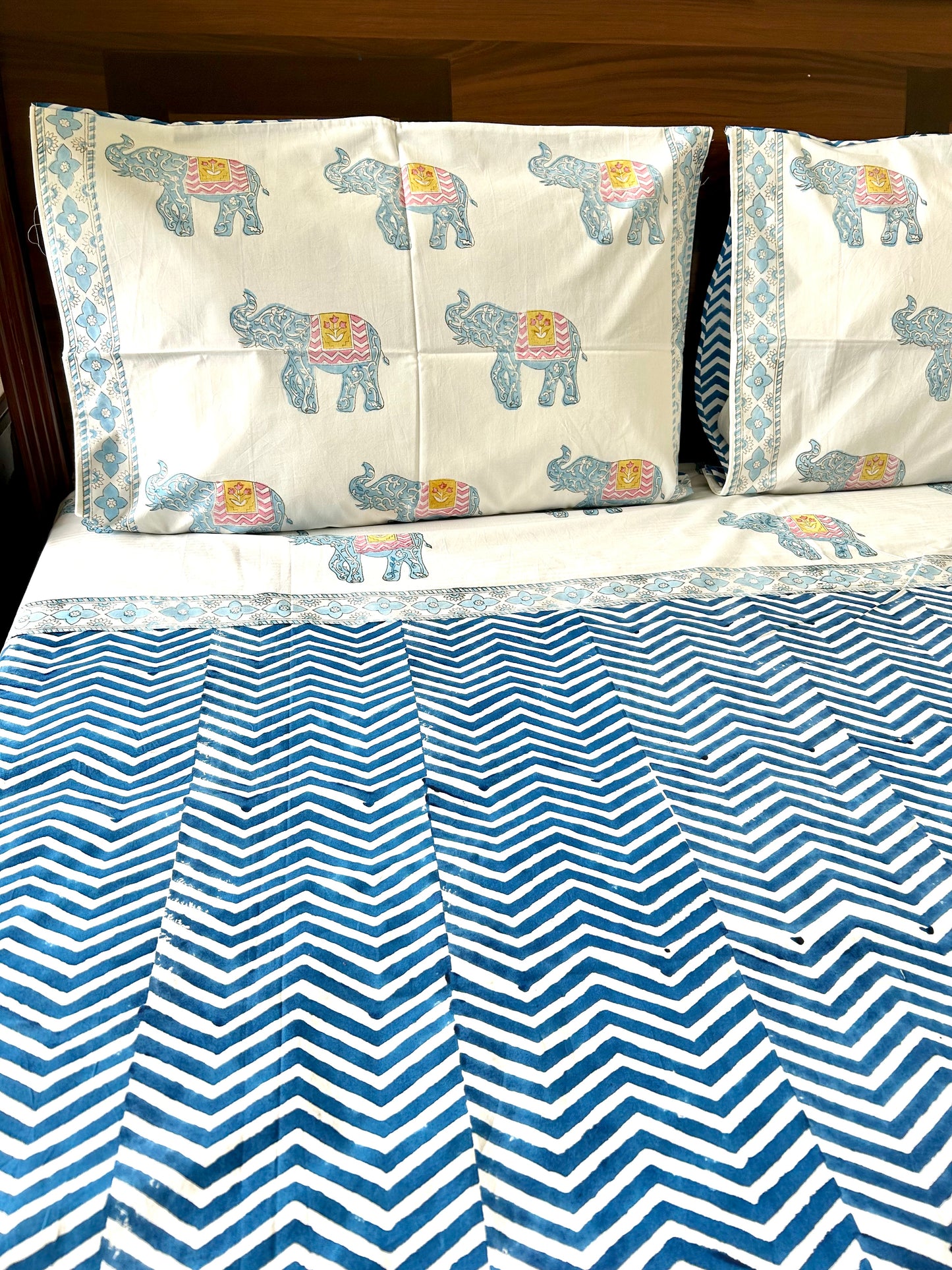 Anvi Block Printed Blue Cotton Bedsheet(90x108)