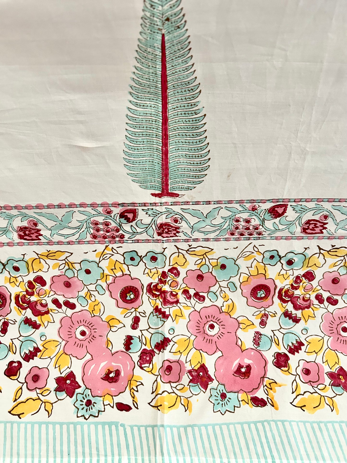 Ayra Block Printed White Cotton Bedsheet(108x108)