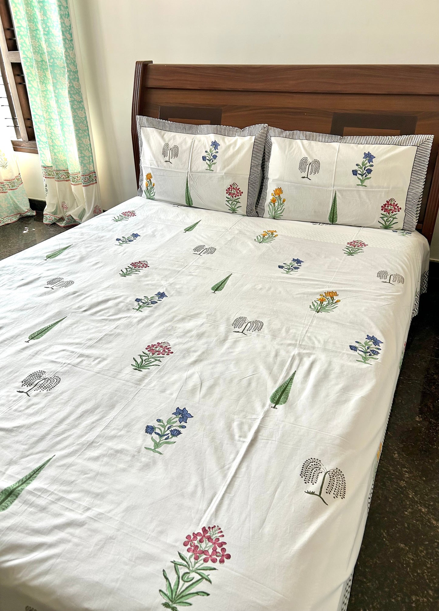 Ridhi Block Printed White Cotton Bedsheet(108x108)