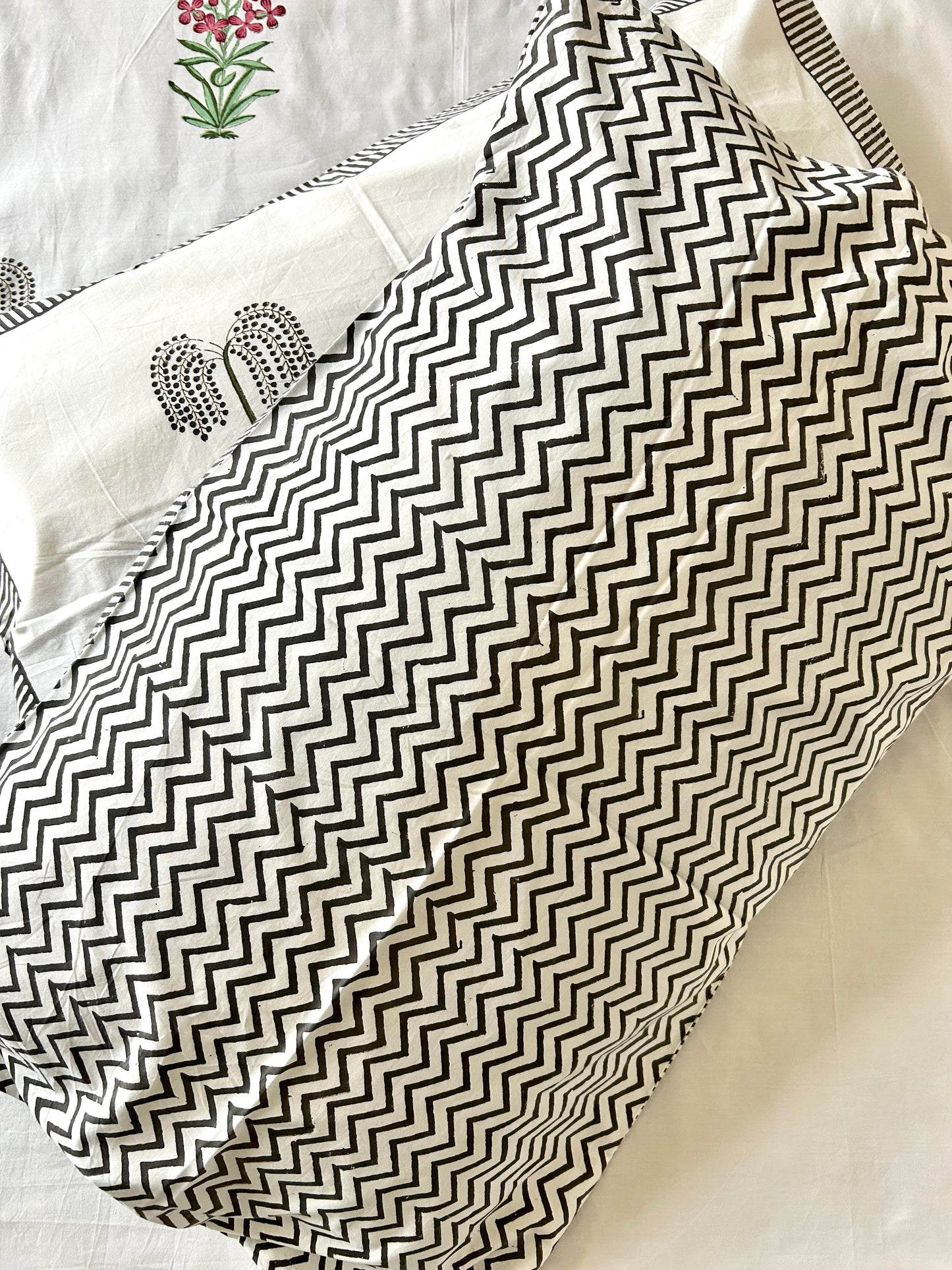 Ridhi Block Printed White Cotton Bedsheet(108x108)
