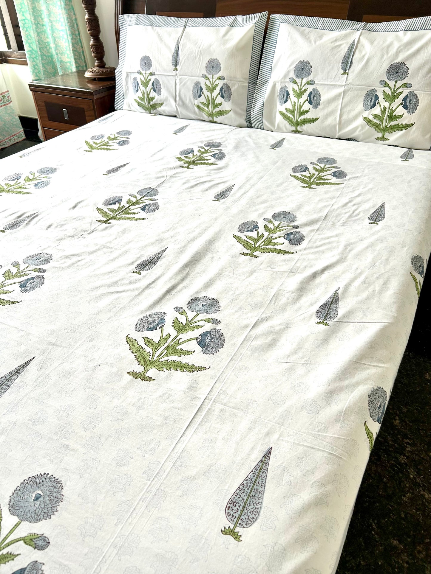Shiya Block Printed White Cotton Bedsheet(90x108)