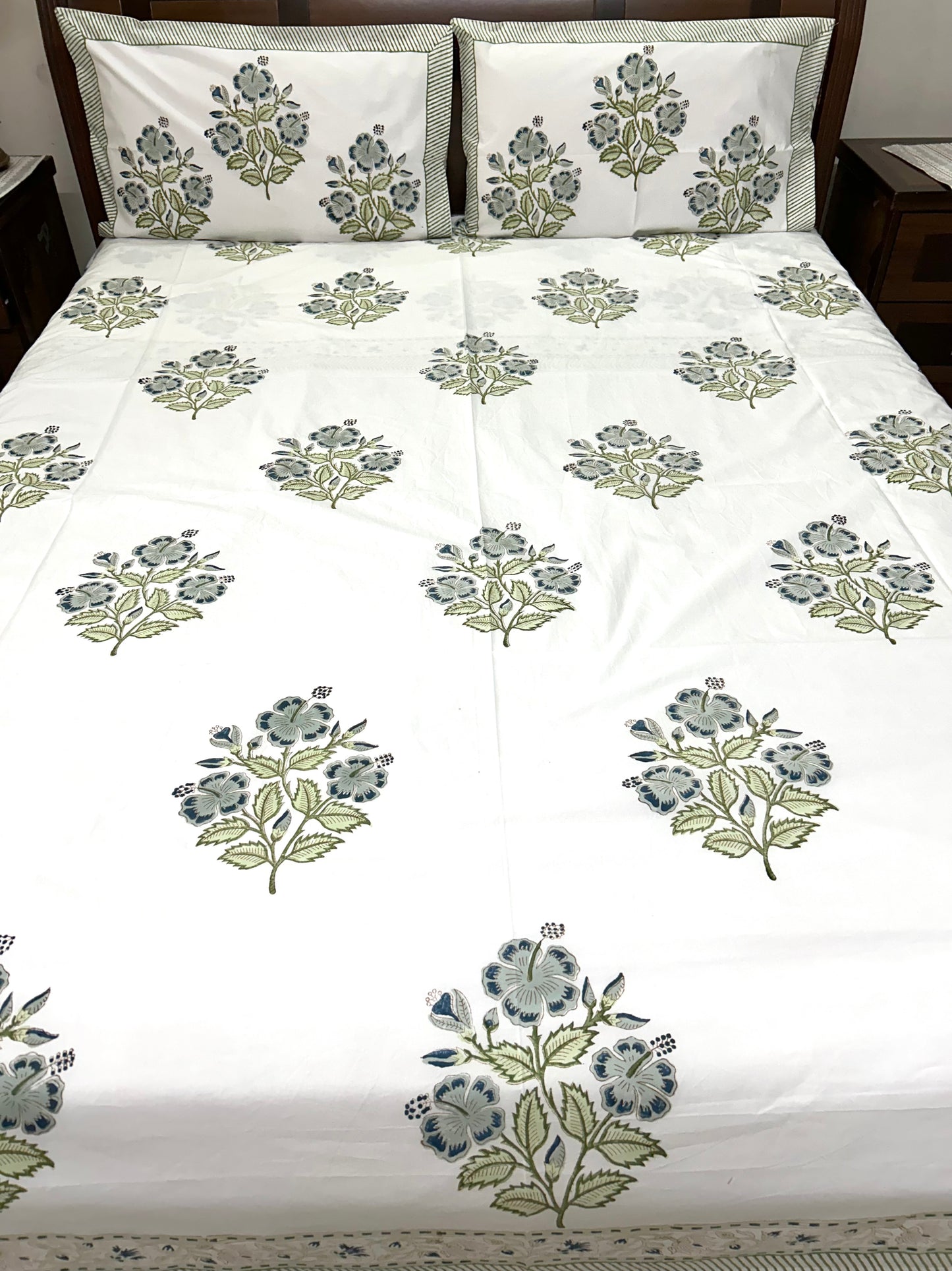 Sanvi Block Printed White Cotton Bedsheet(108x108)