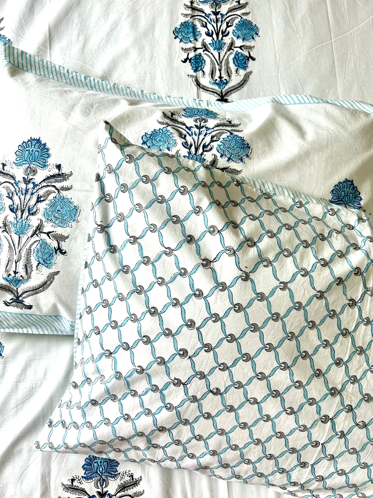 Navya Block Printed White Cotton Bedsheet(108x108)