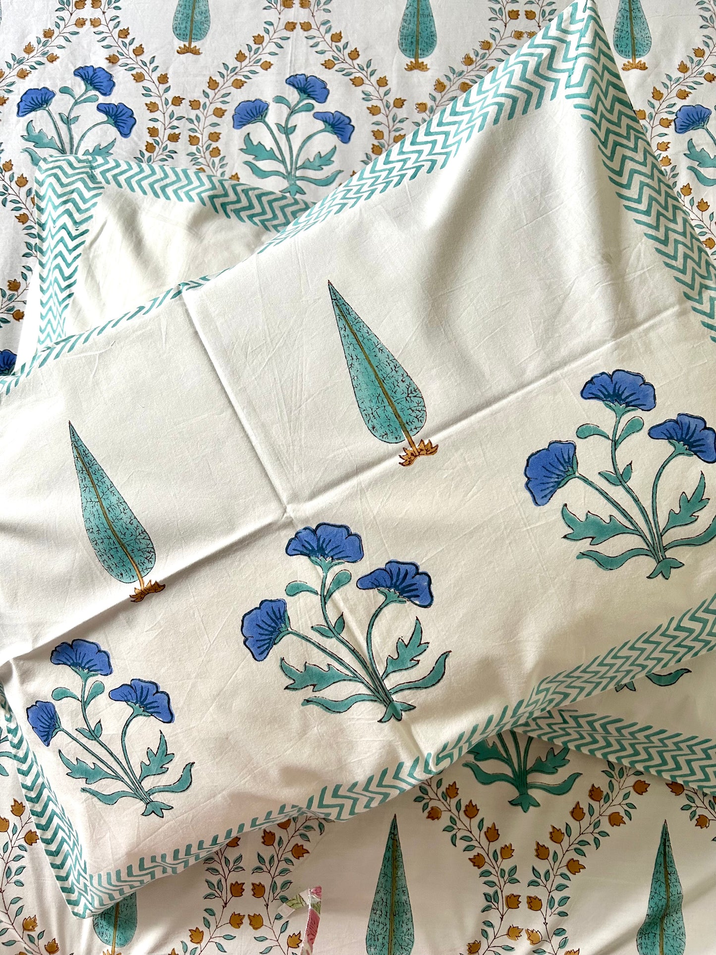 Teej Block Printed White Cotton Bedsheet(90x108)