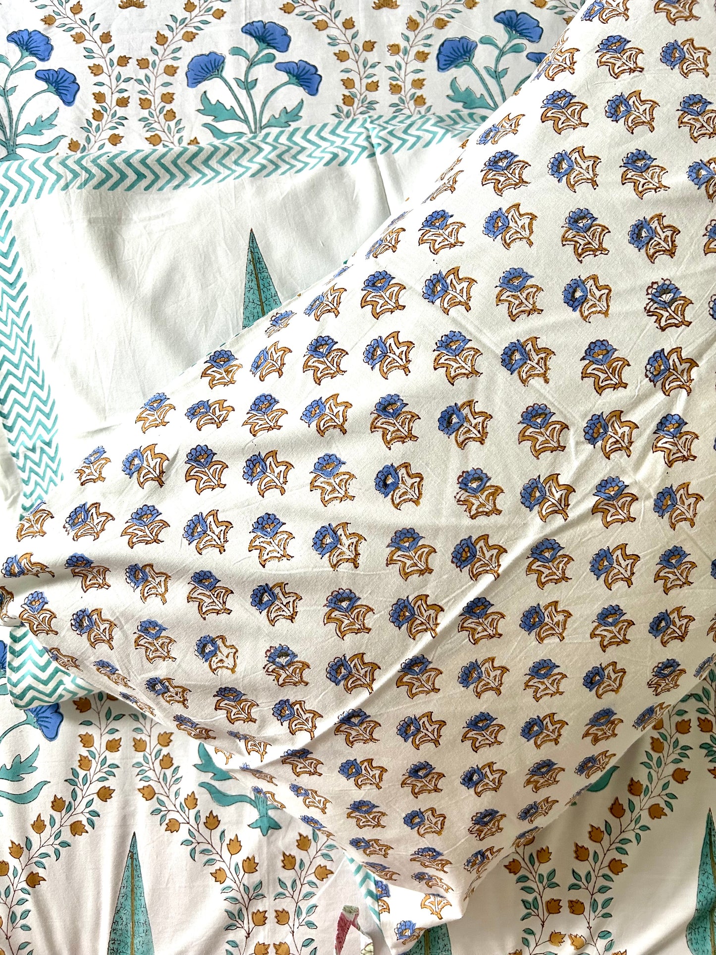 Teej Block Printed White Cotton Bedsheet(90x108)