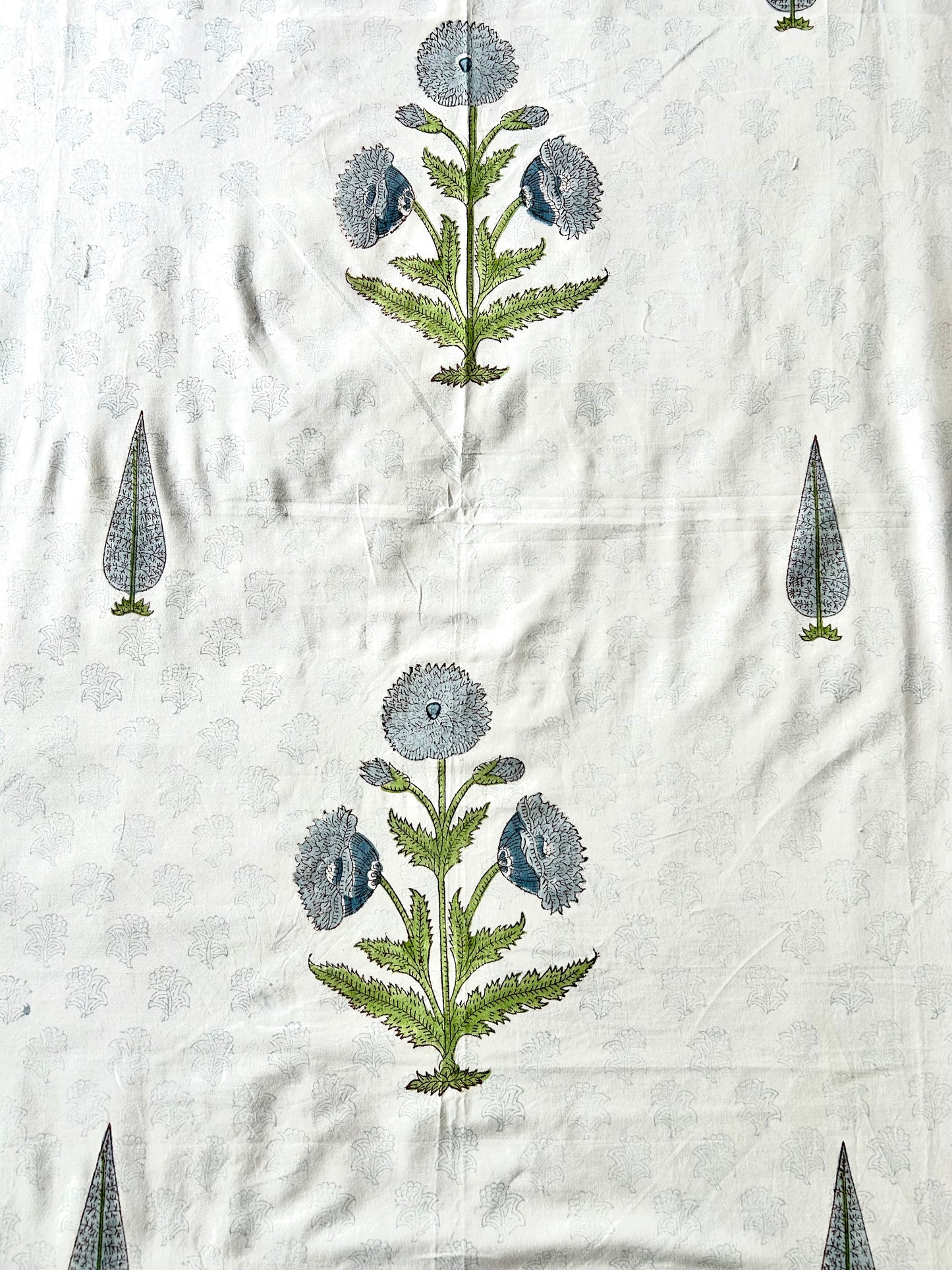 Shiya Block Printed White Cotton Bedsheet(90x108)