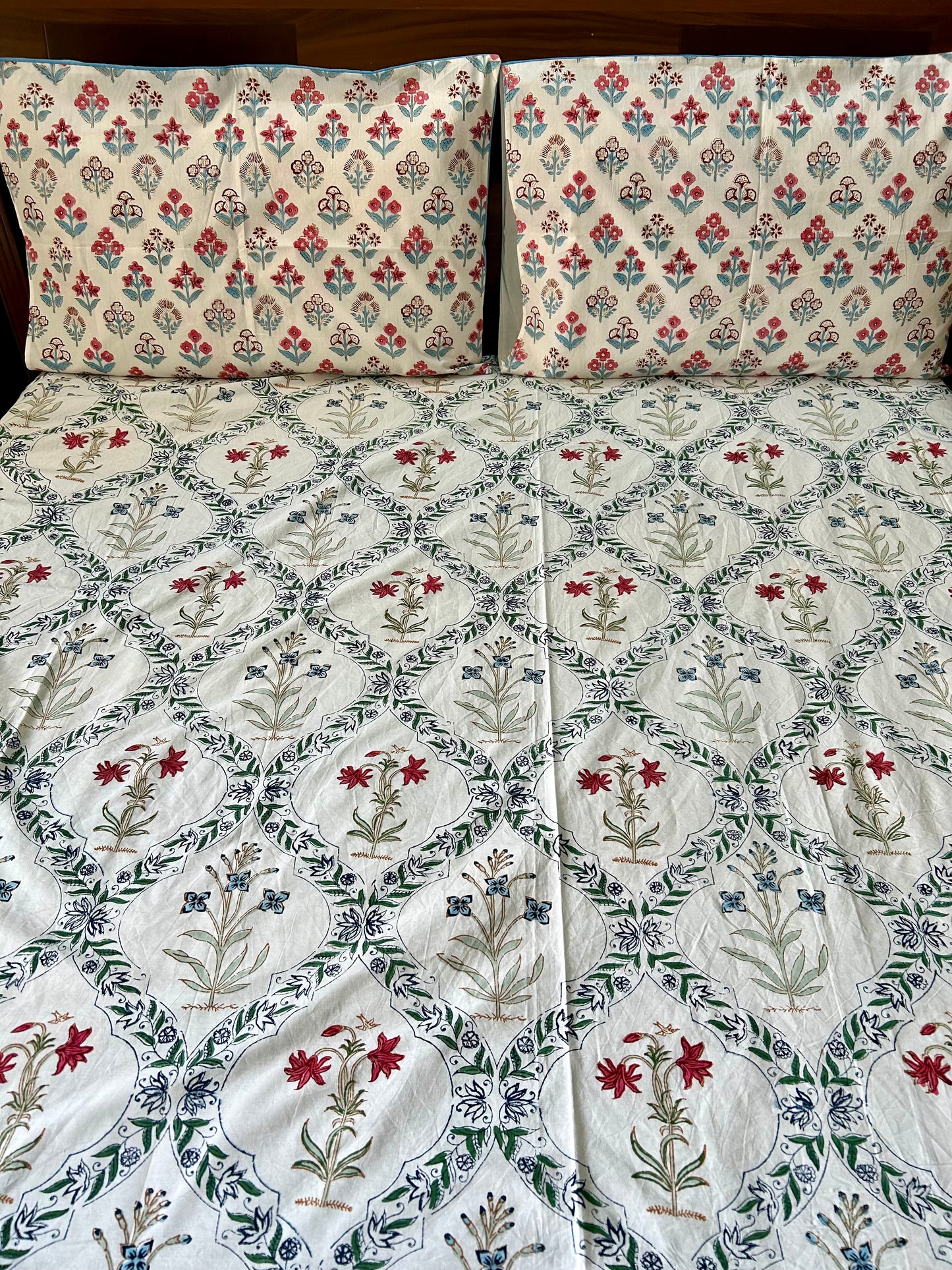 Dainty Flowers Block Printed Cotton Bedsheet(90x108)