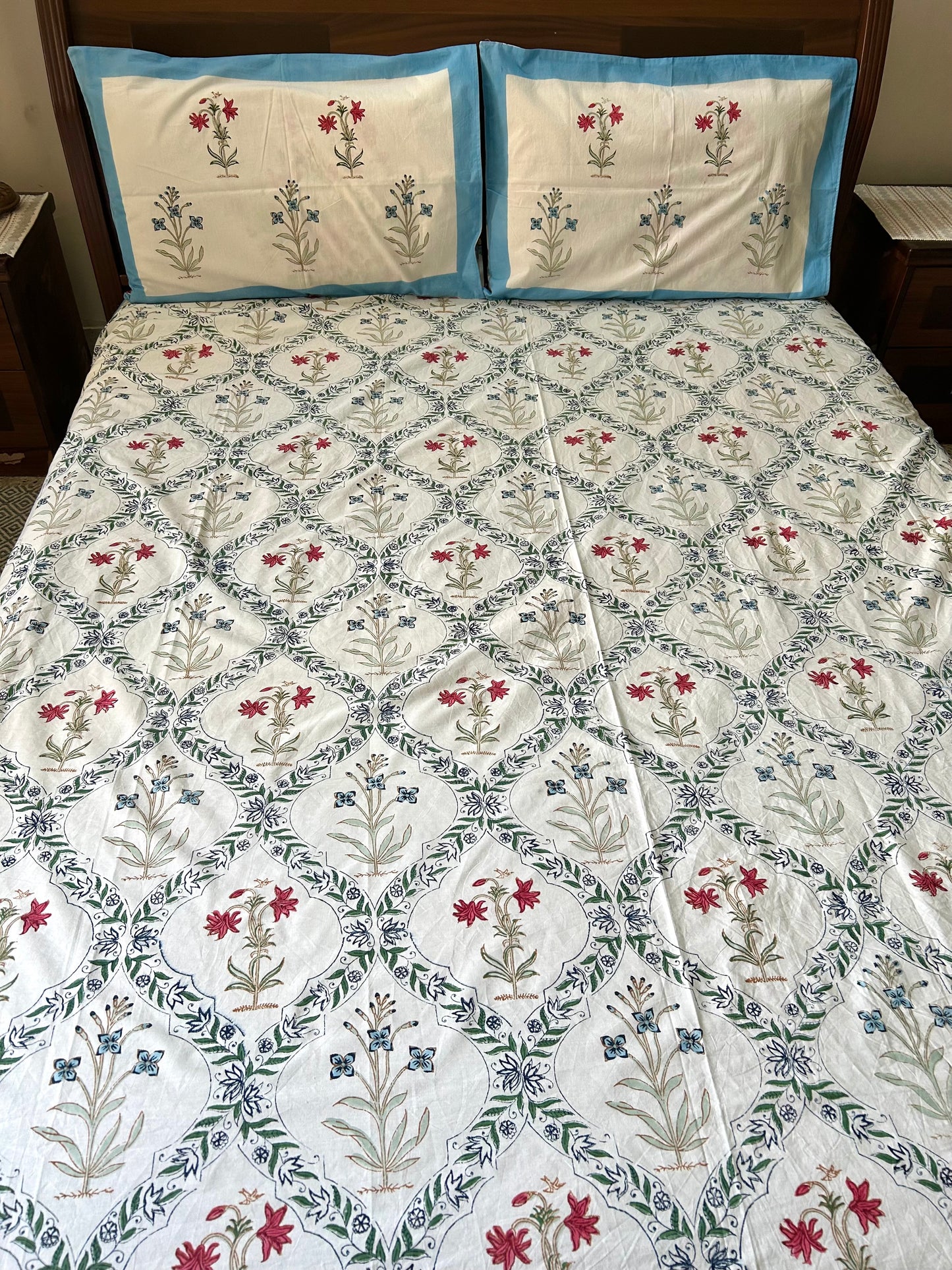 Dainty Flowers Block Printed Cotton Bedsheet(90x108)