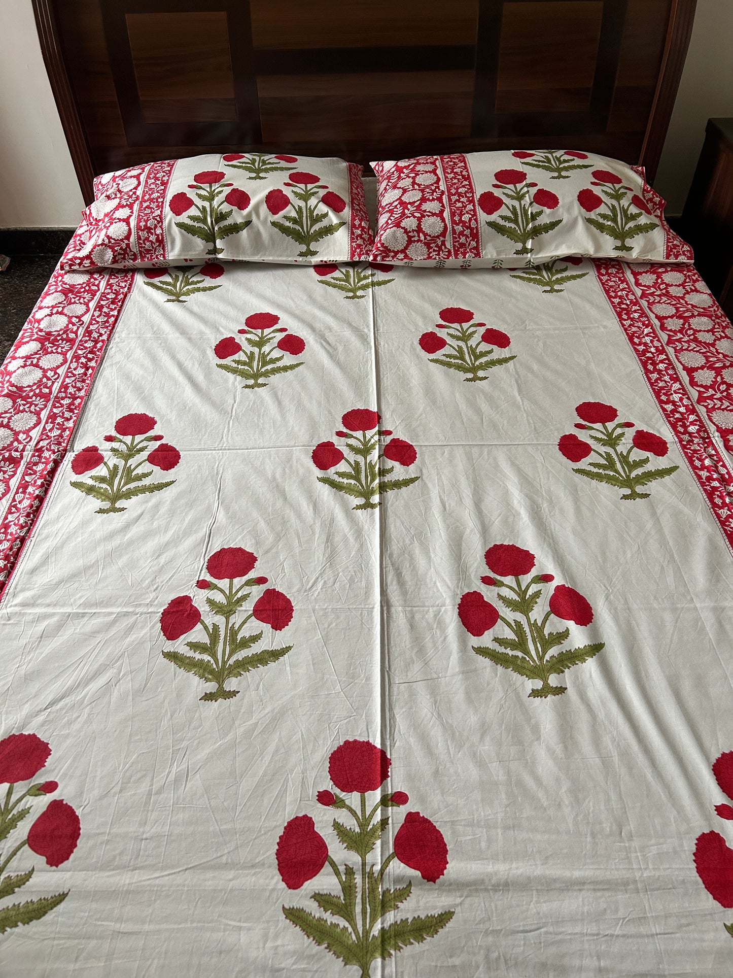 Prakhya Block Printed Cotton Bedsheet(108x108)
